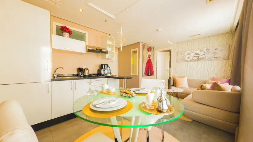 RENT-INN Suites Hotel - Image 1