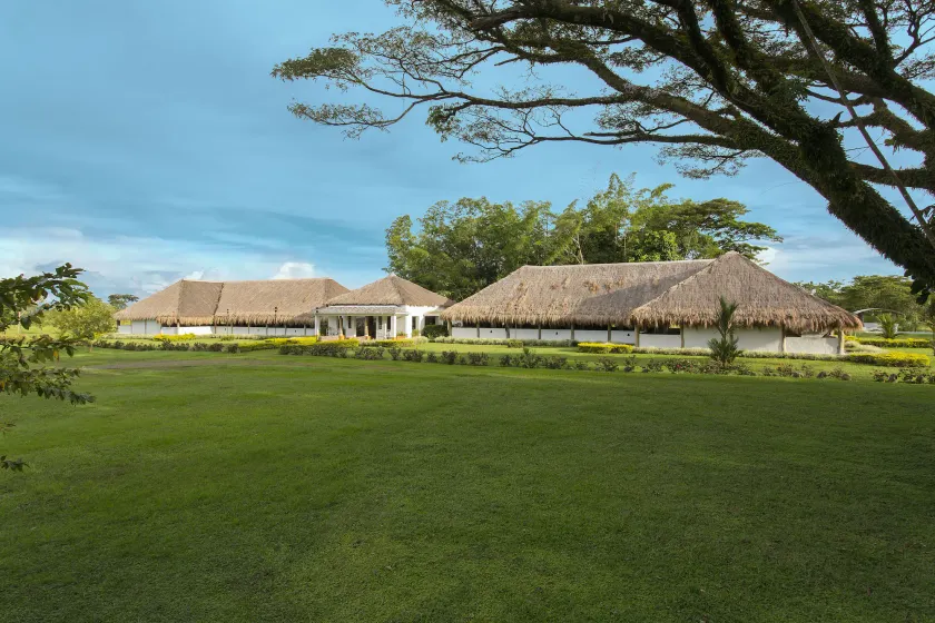 Hotel Cinaruco Caney - Image 1