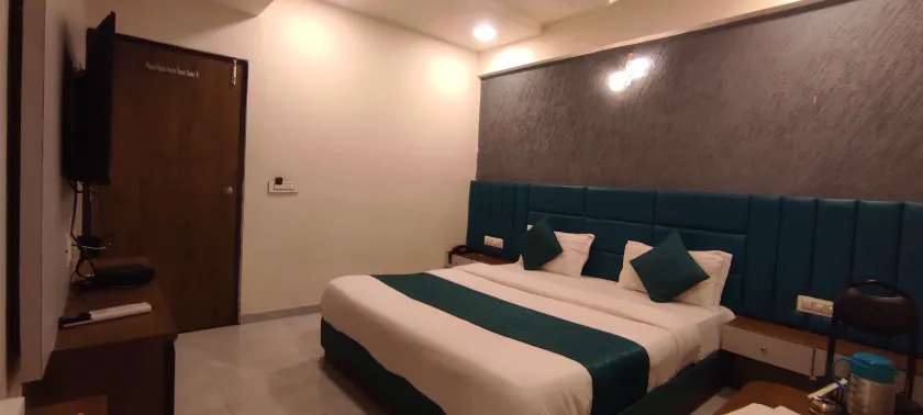 Hotel Avadh Palace, Subhash Bridge, RTO Circle, Ahmedabad - Image 1