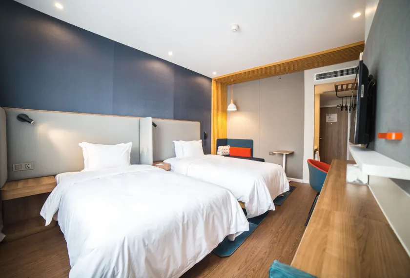 Holiday Inn Express Nanjing Xuanwu Lake by IHG - Image 1