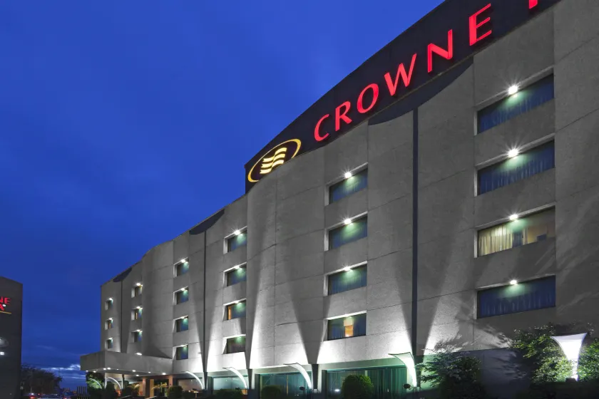 Crowne Plaza Toluca - Lancaster by IHG - Image 1