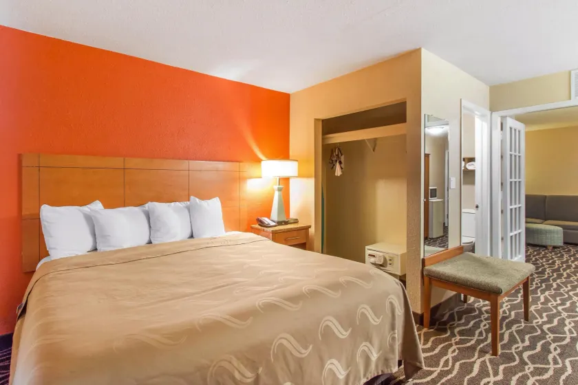 Quality Inn & Suites I-35 near Frost Bank Center - Image 1