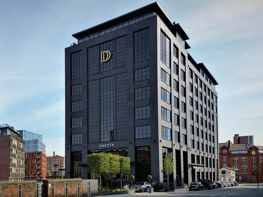 Dakota Manchester - Image 1