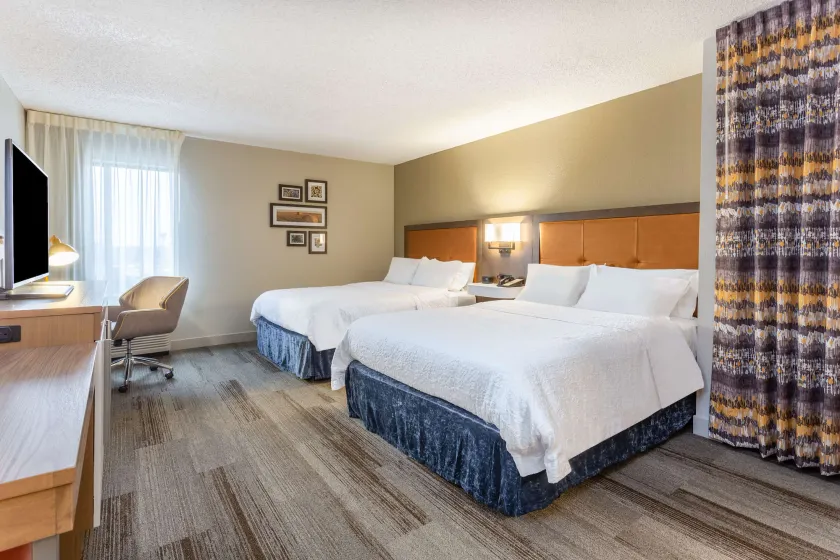 Hampton Inn - Cedar Rapids - Image 1