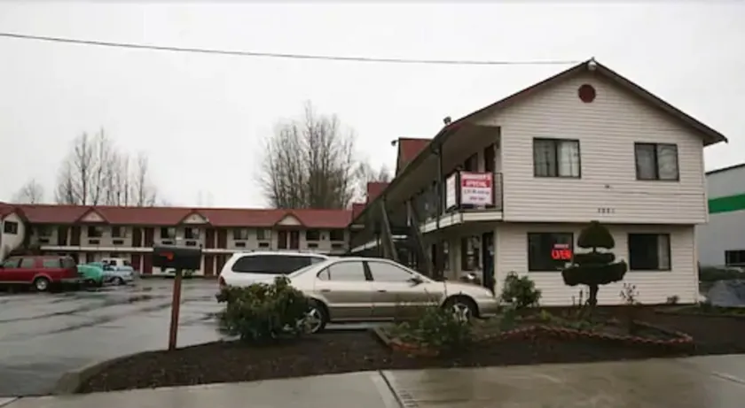 Sunshine Motel - Image 1