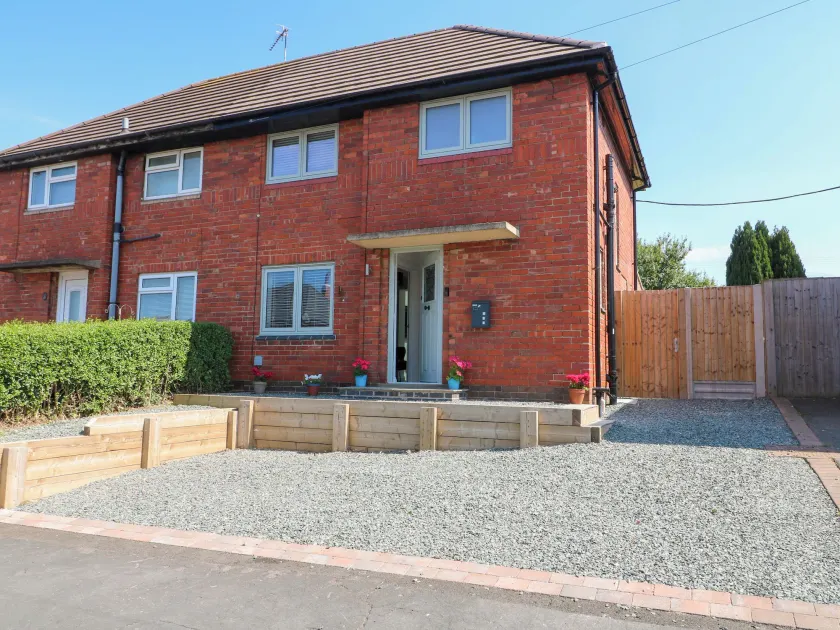 19 Berry Avenue - Image 1