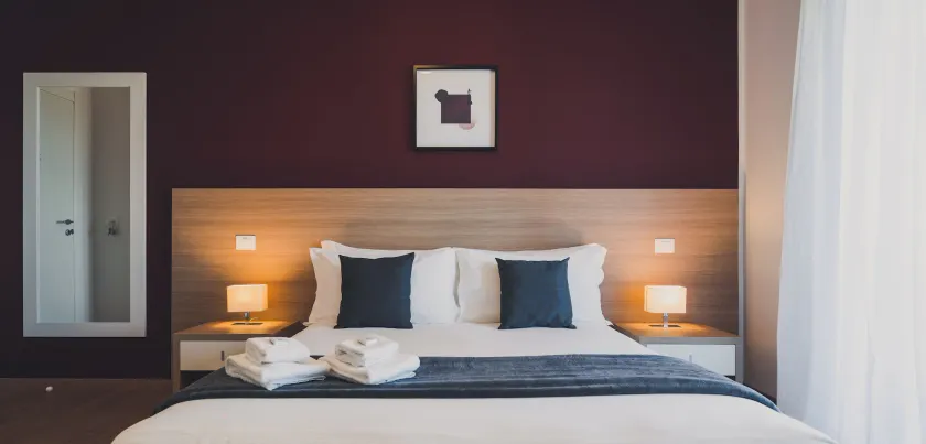Trip Room & Breakfast - Image 1