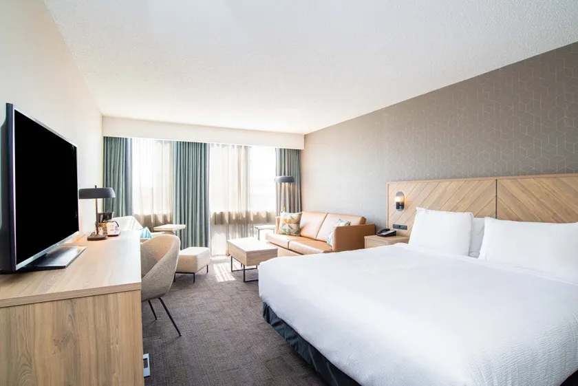 Sandman Hotel Montreal - Longueuil - Image 1