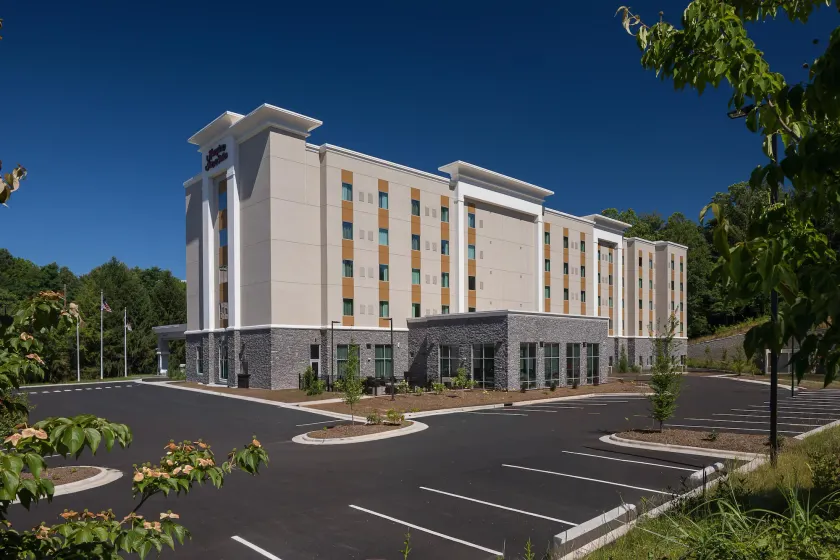 Hampton Inn & Suites Asheville Biltmore Village - Image 1