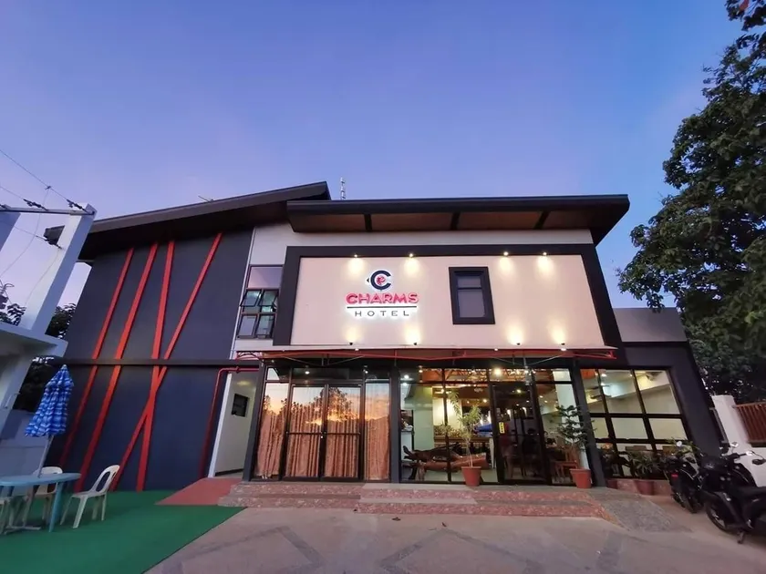 Charms Hotel - Image 1