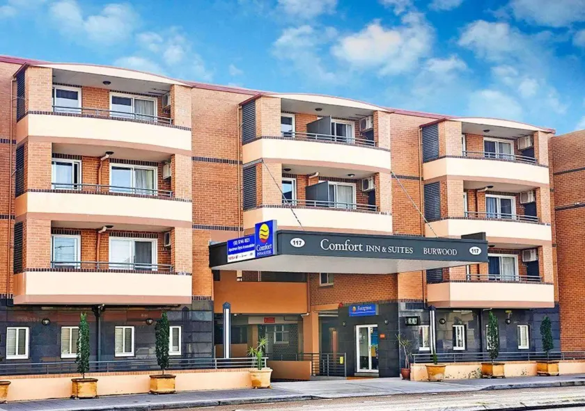 Comfort Inn & Suites Burwood - Image 1