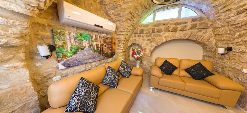 Vacation in the old city of Safed - Image 1