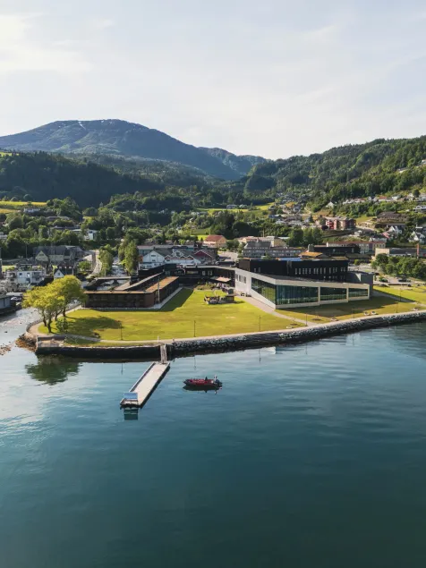 Hardangerfjord Hotel - Image 1