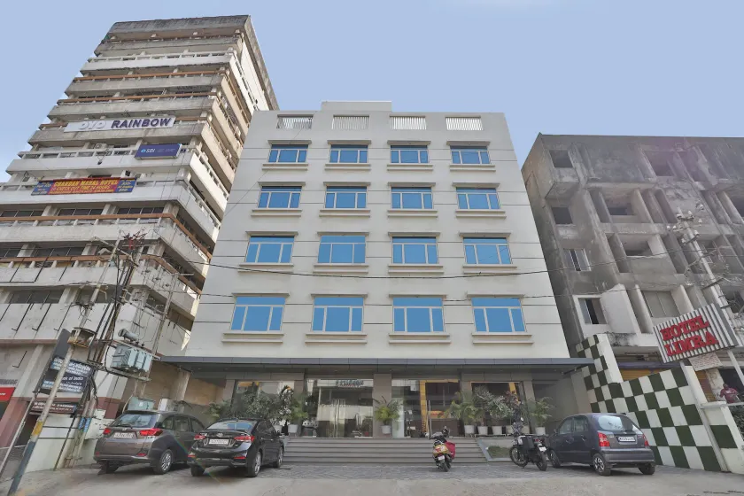 Hotel Limra Vadodara - Image 1