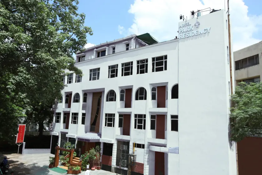 Hotel Park Residency - Image 1