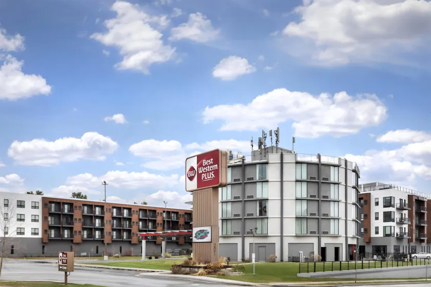 Best Western Plus Wausau Tower Inn - Image 1