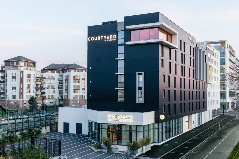 Courtyard by Marriott Paris Creteil - Image 1