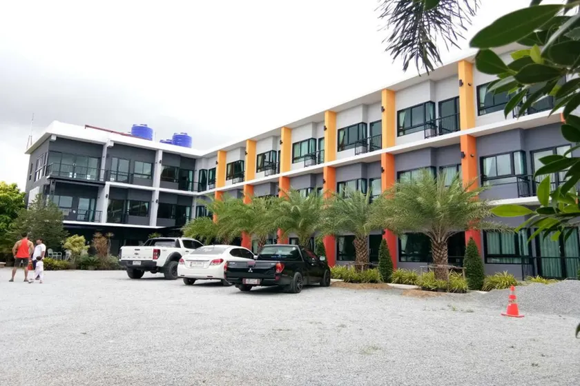 Sor Kor Sor Resort - Image 1