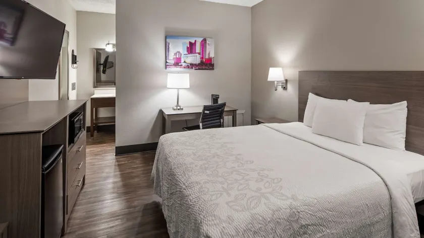 SureStay Hotel by Best Western Findlay - Image 1