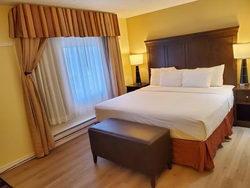 Carolyn Beach Inn - Image 1