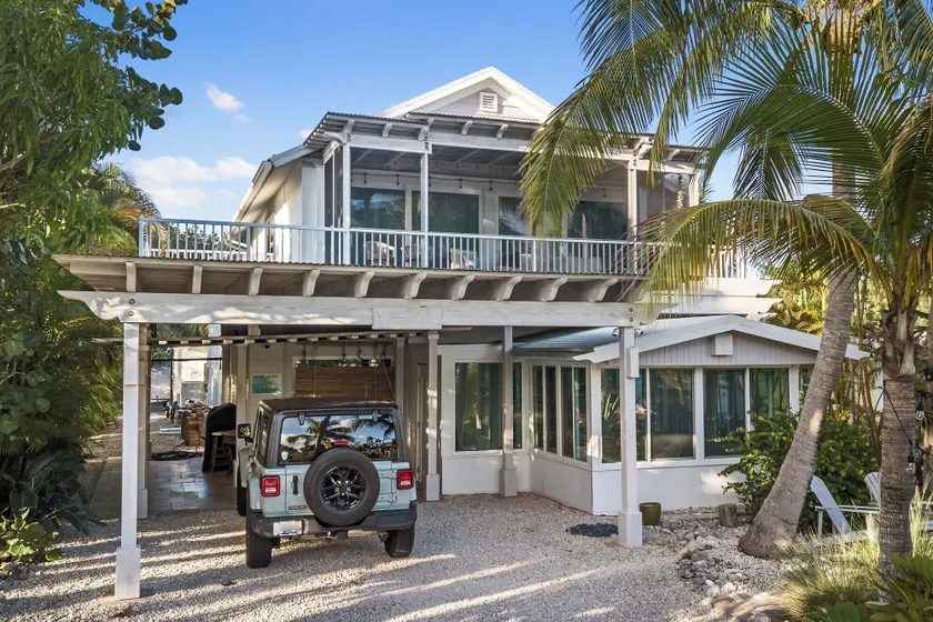Siesta Key Oasis w/ Outdoor Pool + Screened Lanai! - Interior