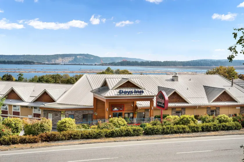 Days Inn by Wyndham Nanaimo - Image 1