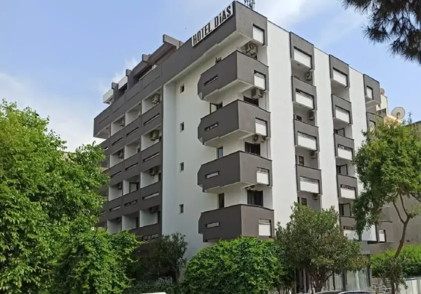 Dias Hotel - Image 1