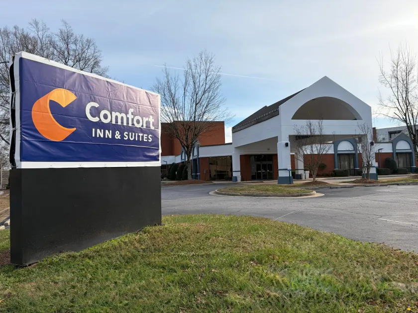 Comfort Inn & Suites - Image 1