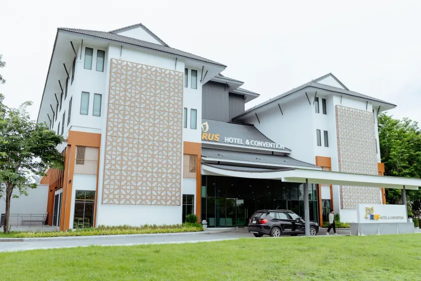 RUS Hotel&Convention Ayutthaya - Image 1