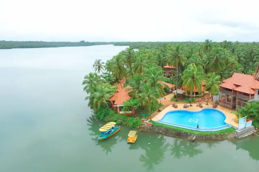 Paradise Lagoon - Image 1