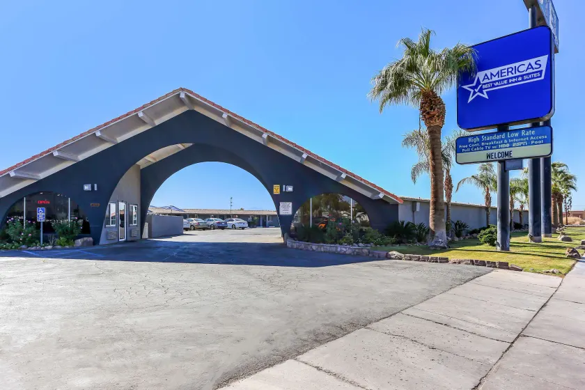 Americas Best Value Inn and Suites El Centro - Image 1