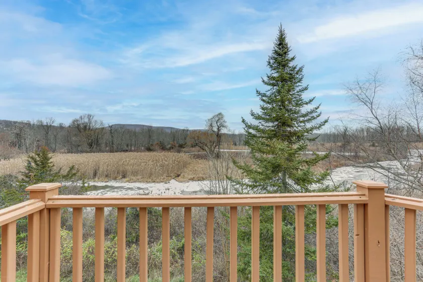 Spacious Condo w/ View < 1 Mi to Mtn Creek Resort! - Intérieur