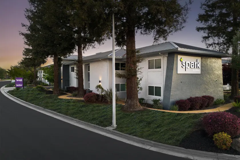 Spark by Hilton San Jose Airport - Image 1