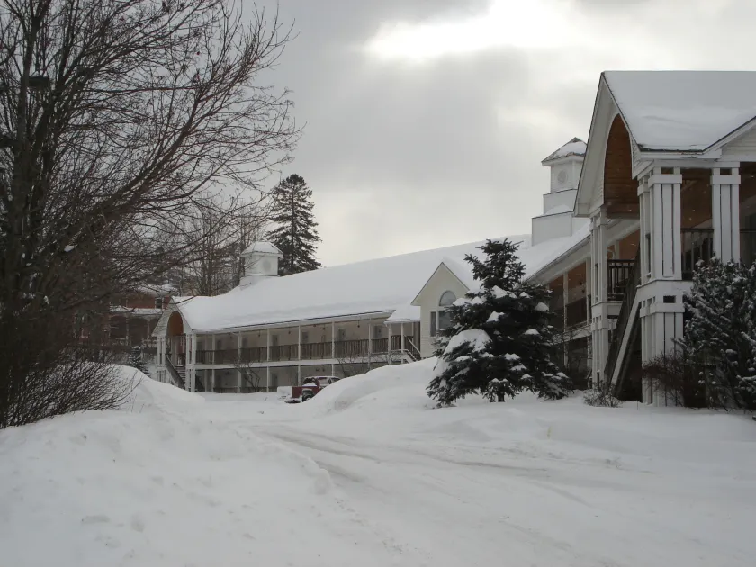 Fairbanks Inn - Image 1