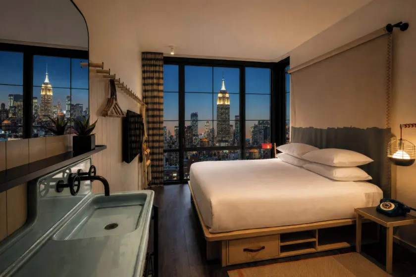 Moxy NYC Chelsea - Image 1
