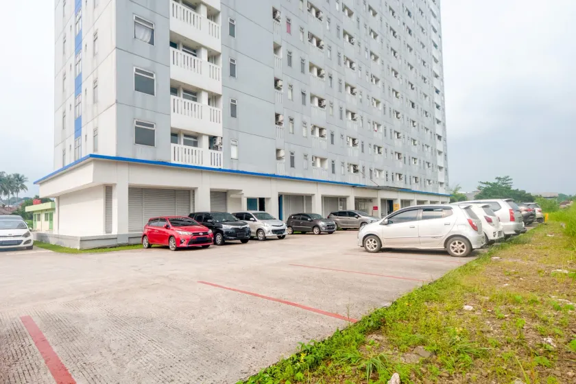 OYO Life 2837 Apartment Dramaga Tower - Image 1