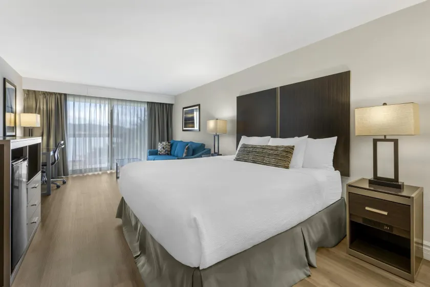 Best Western Pier Point Inn - Image 1