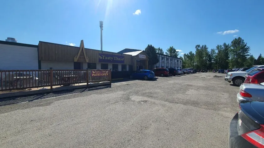 Sundre Motor Inn - Image 1