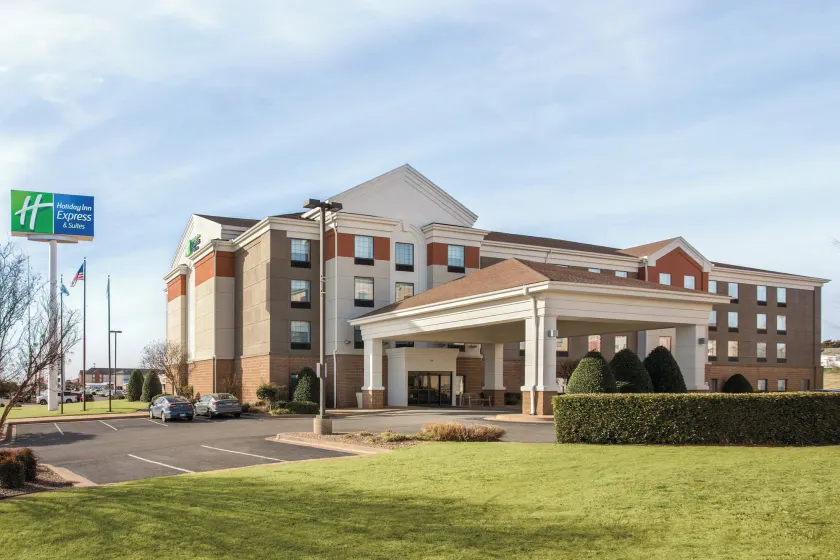 Holiday Inn Express Hotel & Suites Lawton-Fort Sill by IHG - Image 1