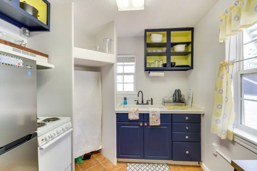 Charming Dtwn Retreat: 1 Mi to Ocean Springs Beach - Intérieur
