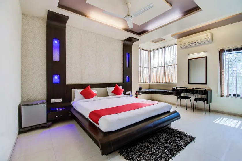 OYO 24838 Hotel Neelam - Image 1