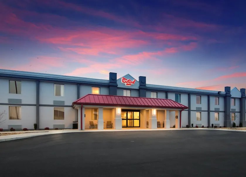 Red Roof Inn Chester - Image 1