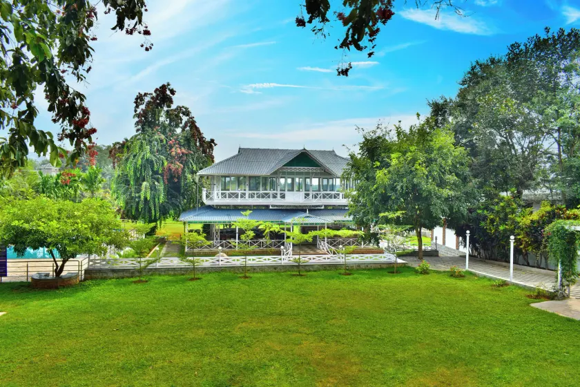 MGM Whispering Wind's Yelagiri - Image 1