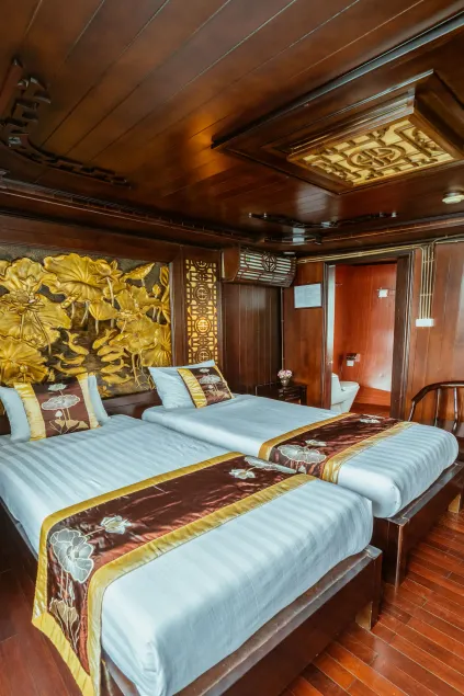 Renea Cruises Halong - Image 1