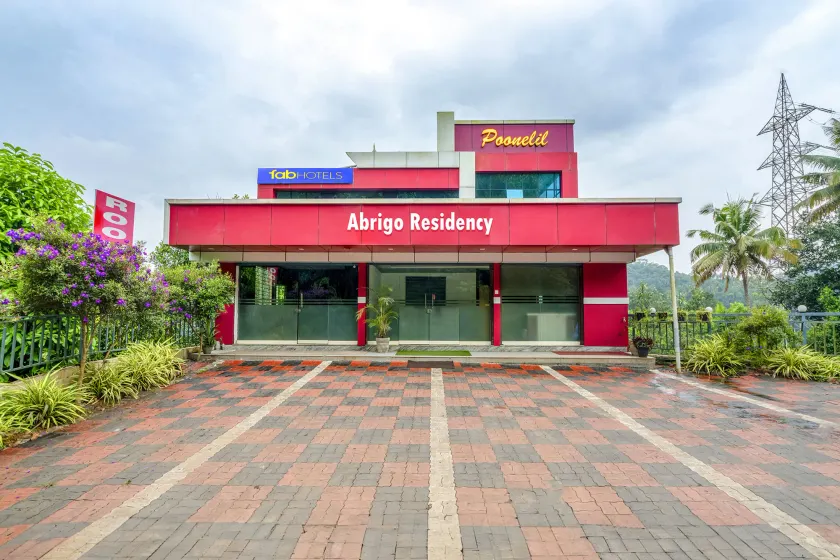 Fabhotel Abrigo Residency - Image 1