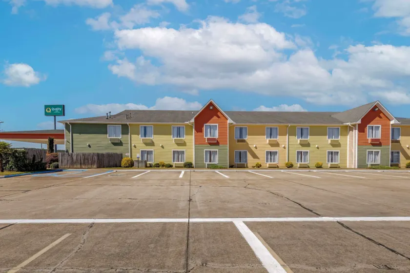 Quality Inn Hamilton - Image 1