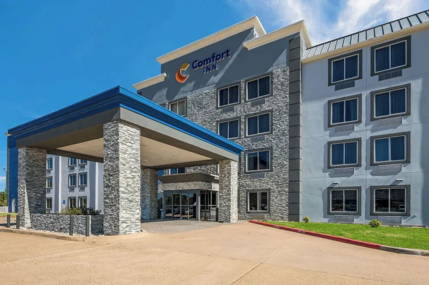 Comfort Inn Bossier City Casino Area near Shreveport Downtown - Image 1