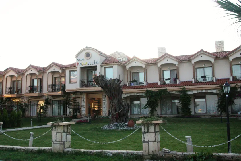 Club Pomalin - Image 1