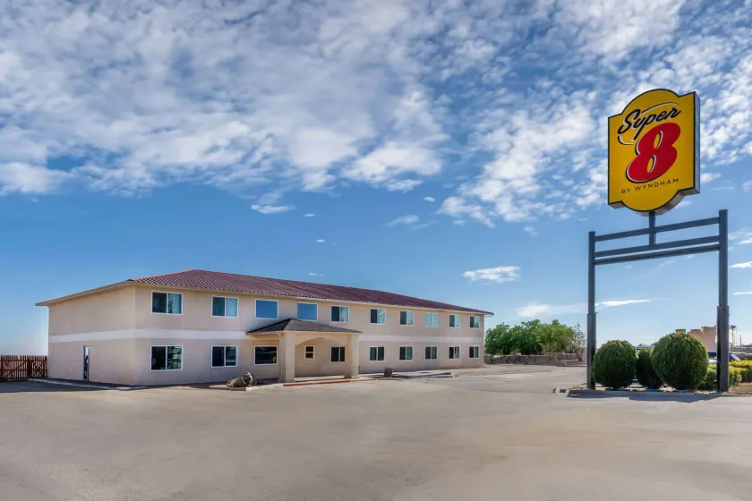 Super 8 by Wyndham Clayton - Image 1