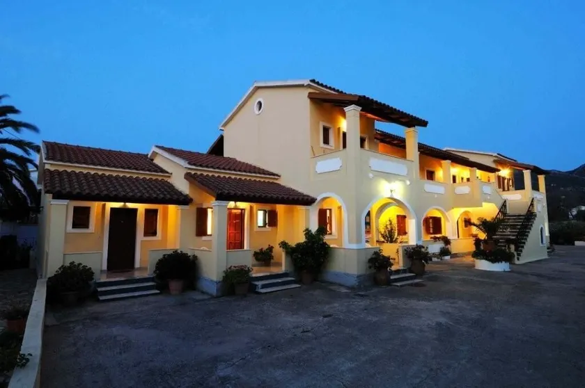 Feeloxenia Corfu Apartments - Image 1